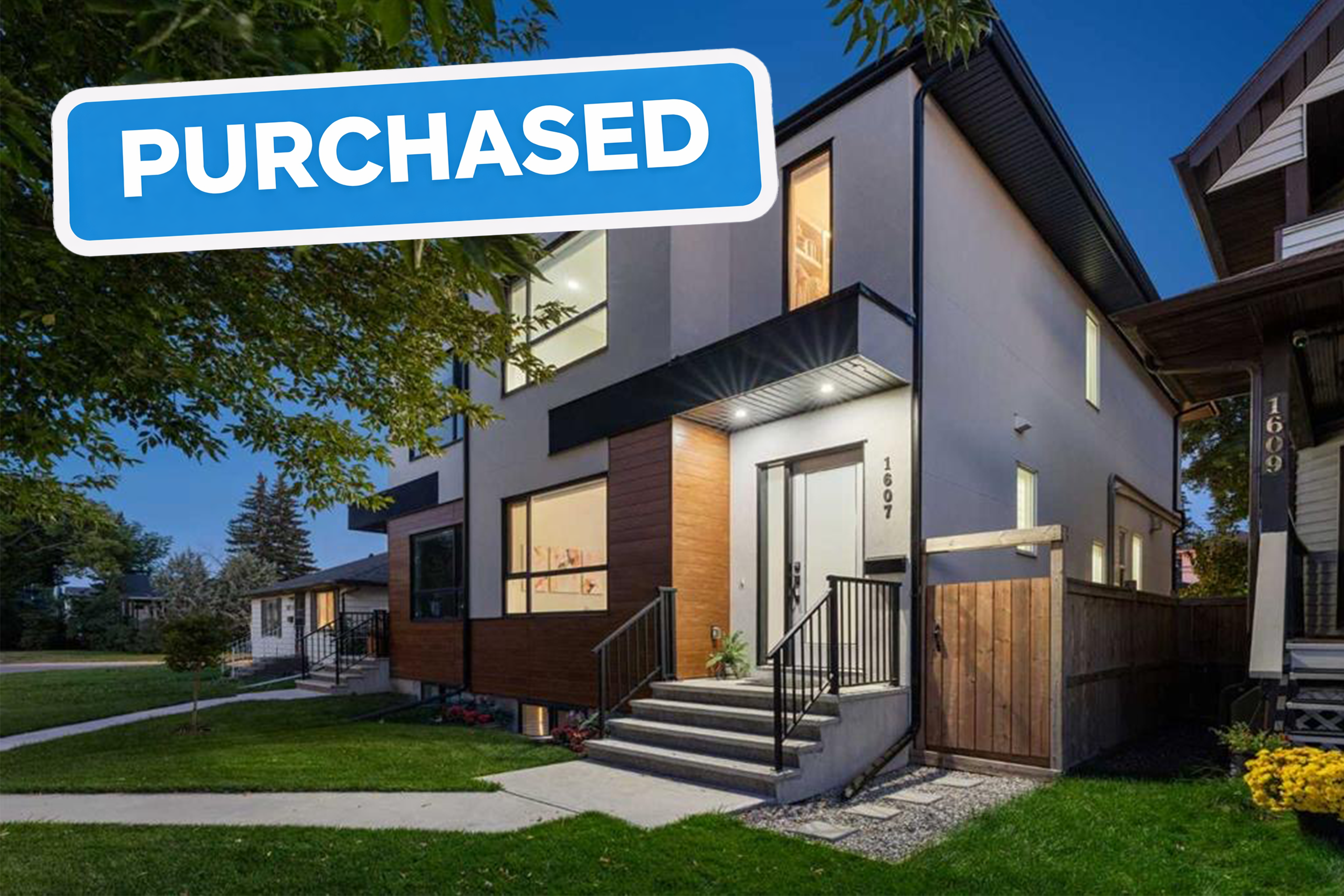 Sold home at 1015 River Bend Dr SE Calgary – exterior front photo of recently sold property by Calvin Quach, 2% Realty.